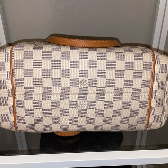 Louis Vuitton Totally MM - Picture 7 of 15